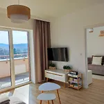 Apartment Obledny Z Tarasem, Widokiem Na Gory, Parkingiem I Miejscem Do Przechowywania Rowerow W Kudowie-zdroju *