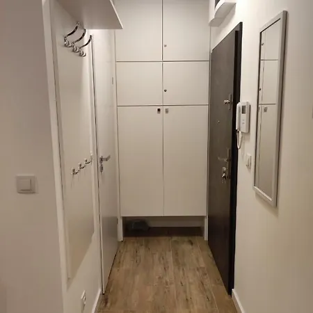 Obledny Z Tarasem, Widokiem Na Gory, Parkingiem I Miejscem Do Przechowywania Rowerow W Kudowie-zdroju Kudowa-Zdroj