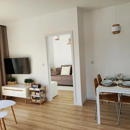 Obledny Z Tarasem, Widokiem Na Gory, Parkingiem I Miejscem Do Przechowywania Rowerow W Kudowie-zdroju *